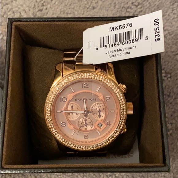 MK rose gold woman’s watch with rhinestone frame - Picture 2 of 6